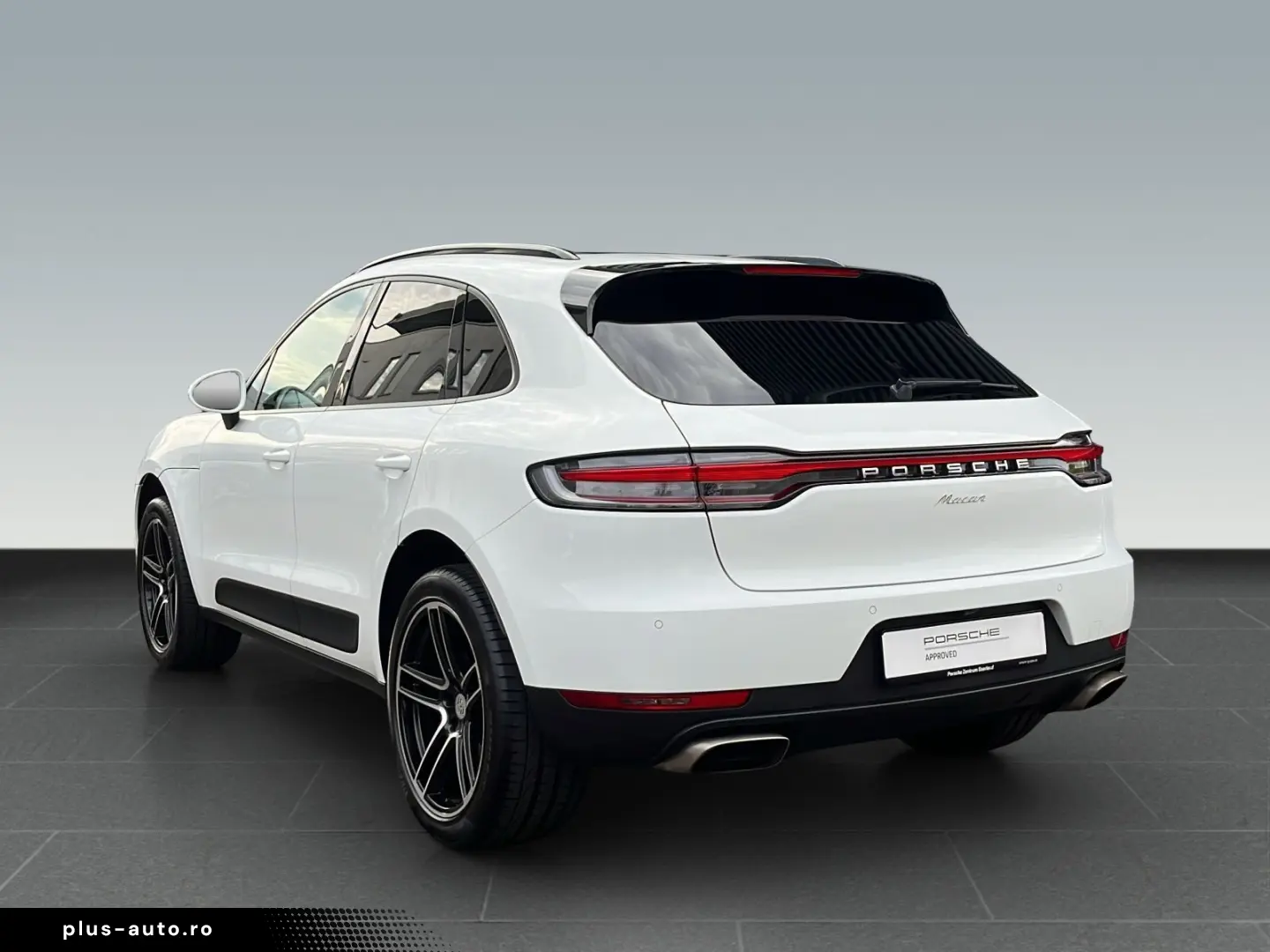 Macan Pano. AHK 75l Servol. Plus Apple Car Play