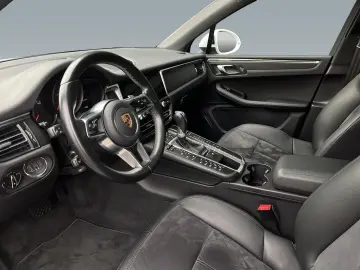 Macan Pano. AHK 75l Servol. Plus Apple Car Play