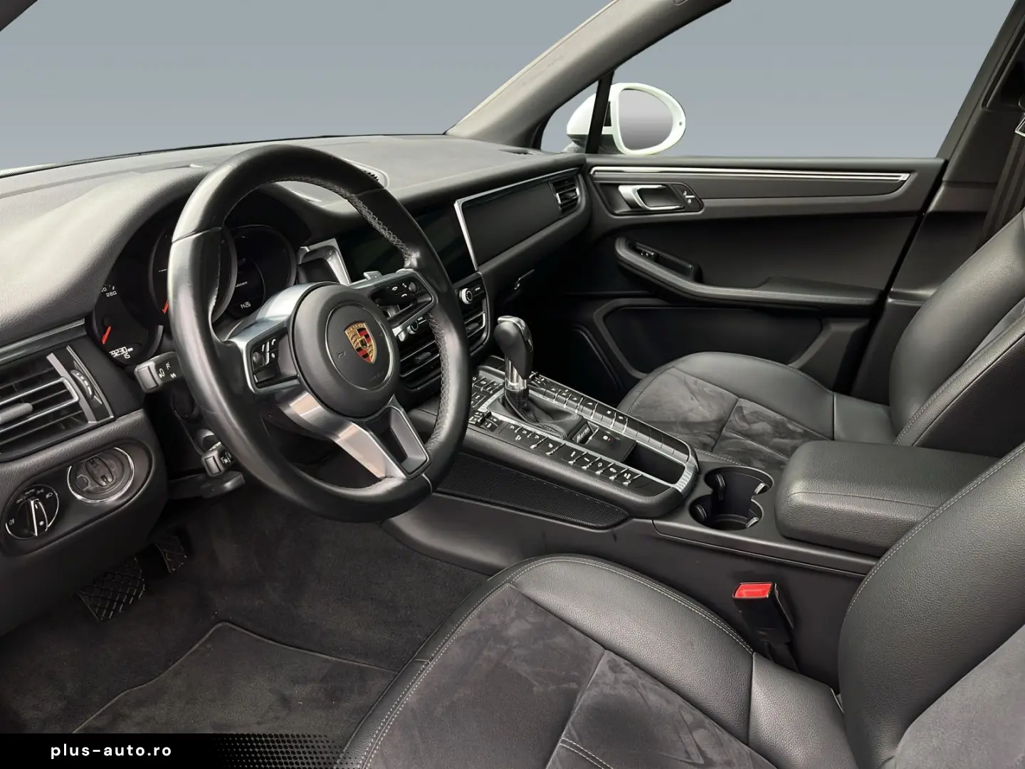 Macan Pano. AHK 75l Servol. Plus Apple Car Play