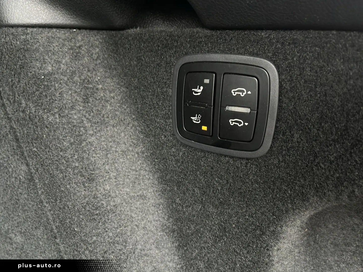 Macan Pano. AHK 75l Servol. Plus Apple Car Play