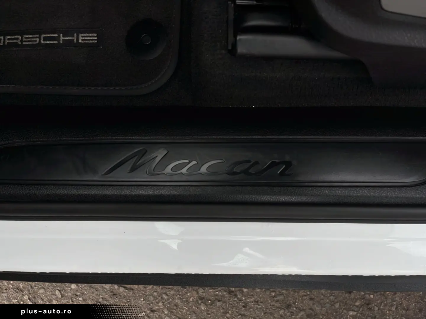 Macan Pano. AHK 75l Servol. Plus Apple Car Play