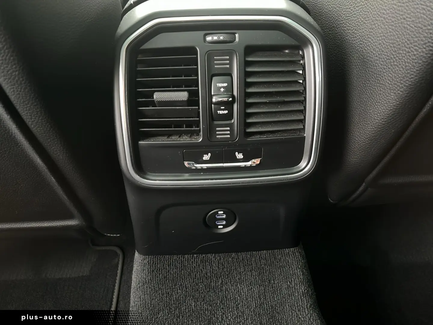 Macan Pano. AHK 75l Servol. Plus Apple Car Play