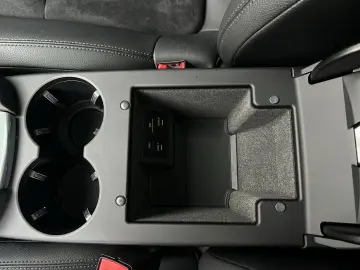 Macan Pano. AHK 75l Servol. Plus Apple Car Play