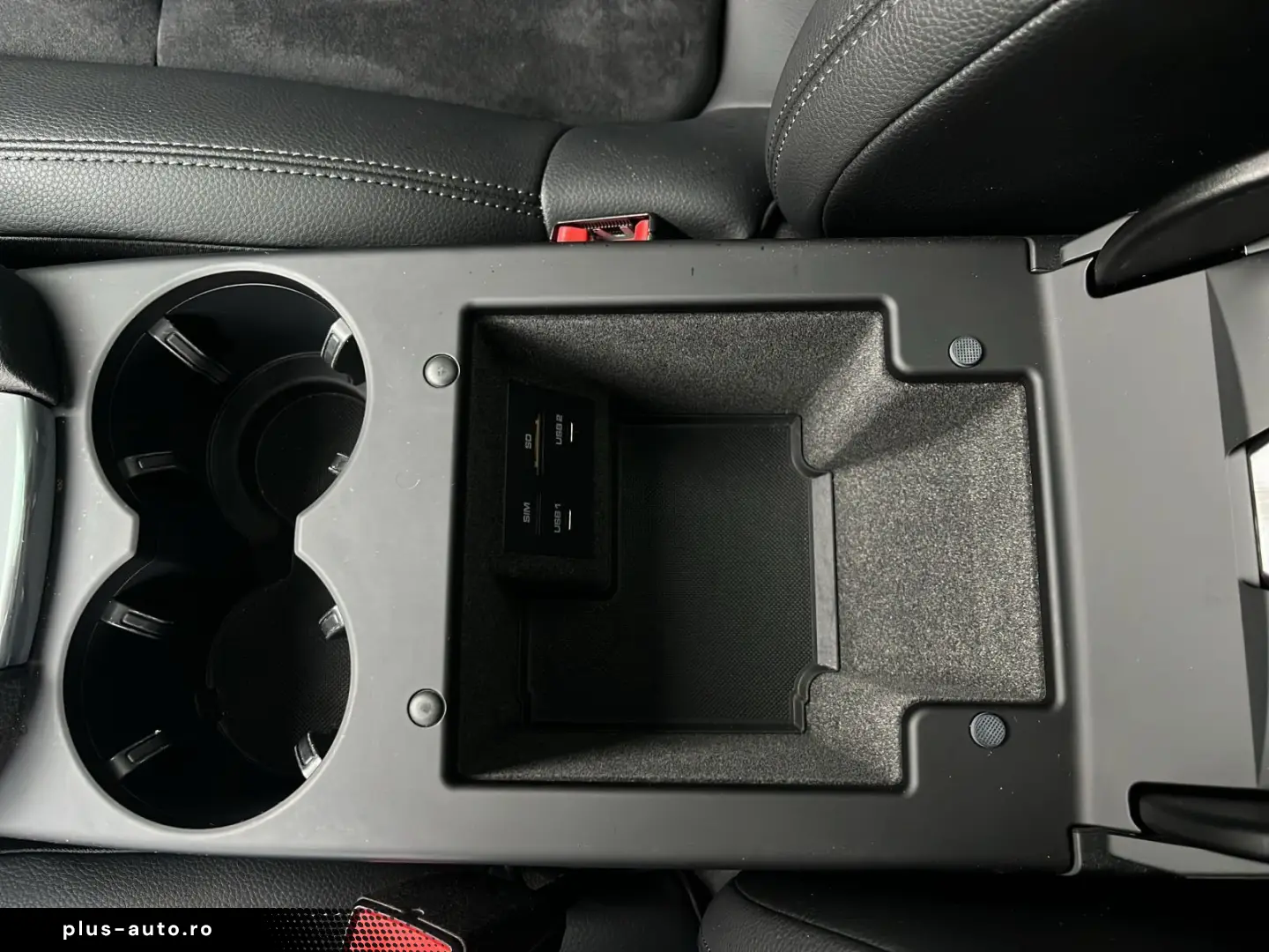 Macan Pano. AHK 75l Servol. Plus Apple Car Play