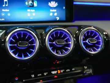 CLA 180 AMG LINE AUT LED AMBIENTE T-LEDER KAMERA