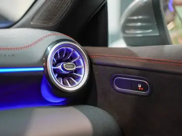 CLA 180 AMG LINE AUT LED AMBIENTE T-LEDER KAMERA