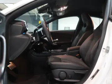 CLA 180 AMG LINE AUT LED AMBIENTE T-LEDER KAMERA