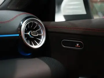 CLA 180 AMG LINE AUT LED AMBIENTE T-LEDER KAMERA