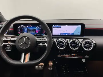 CLA 180 AMG Rückfahrkamera Ambiente MBUX LED