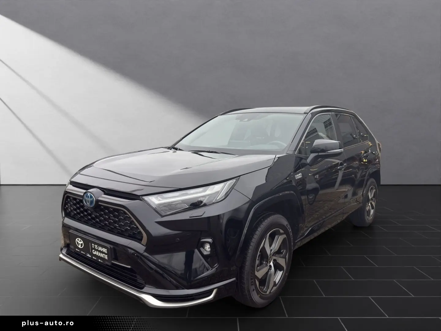 RAV 4 PLUG-IN HYBRID 4x4 CARPLAY KAMERA
