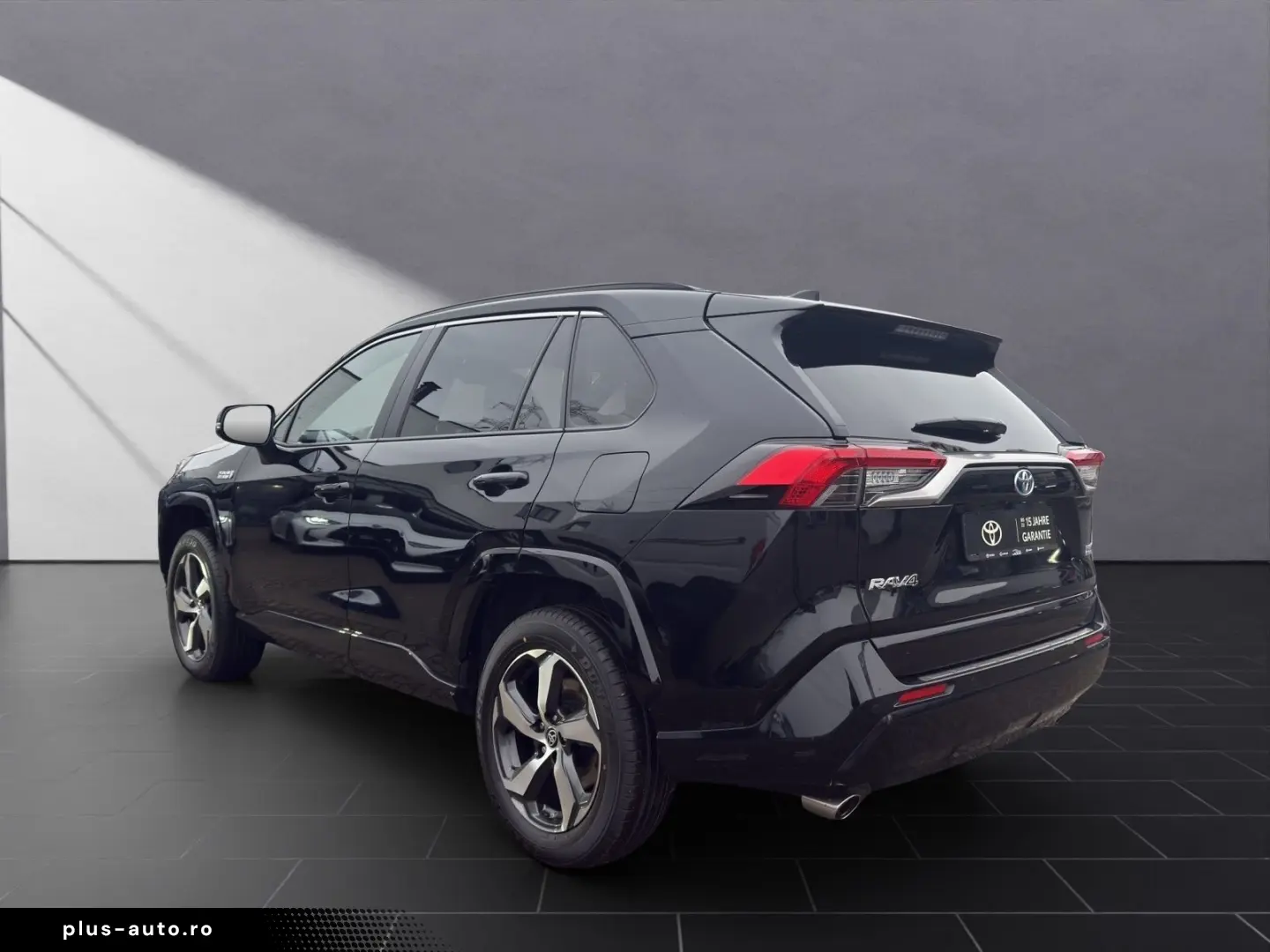 RAV 4 PLUG-IN HYBRID 4x4 CARPLAY KAMERA