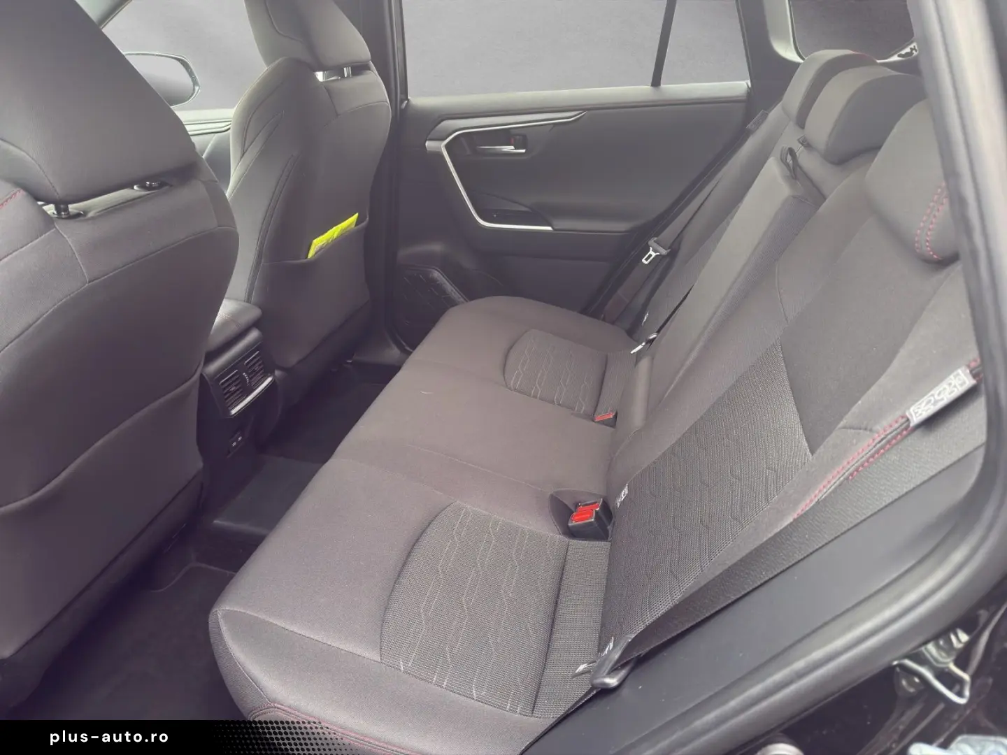 RAV 4 PLUG-IN HYBRID 4x4 CARPLAY KAMERA