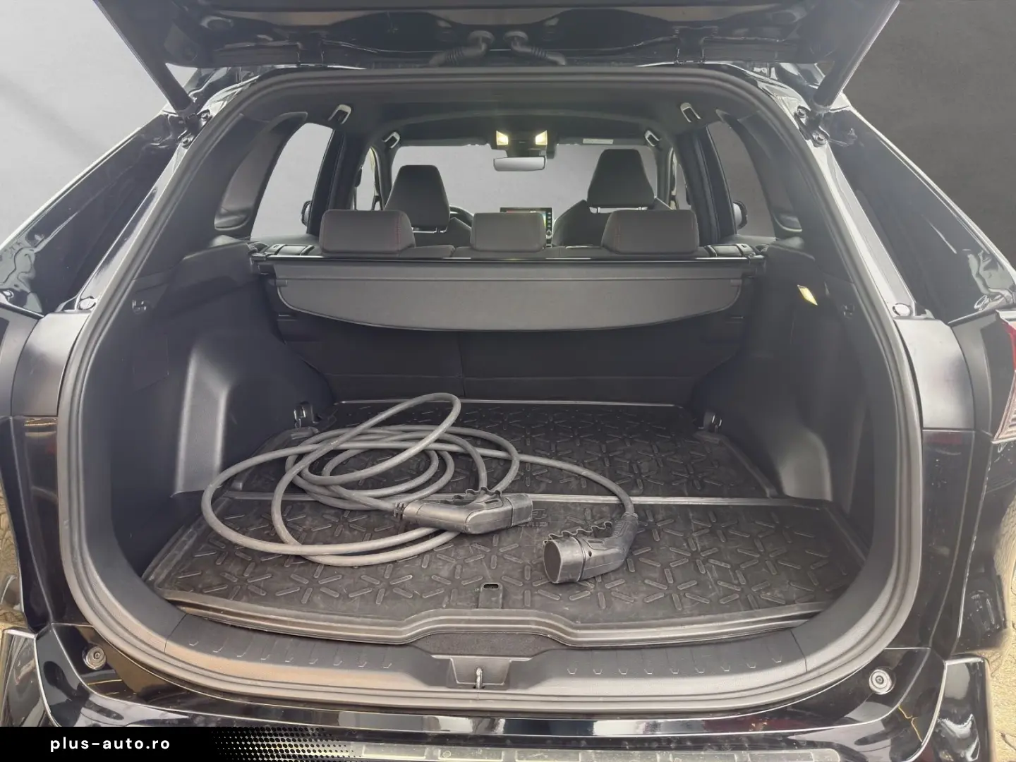 RAV 4 PLUG-IN HYBRID 4x4 CARPLAY KAMERA