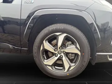 RAV 4 PLUG-IN HYBRID 4x4 CARPLAY KAMERA