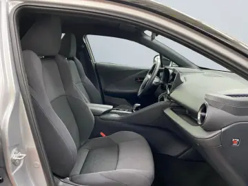 C-HR 1.8 Hybrid Team D  LED ACC CAM Navi PDC SHZ