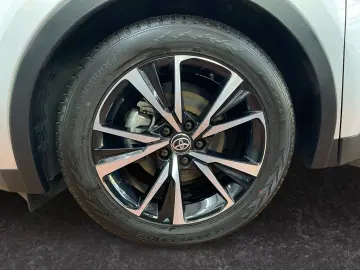 C-HR 1.8 Hybrid Team D  LED ACC CAM Navi PDC SHZ