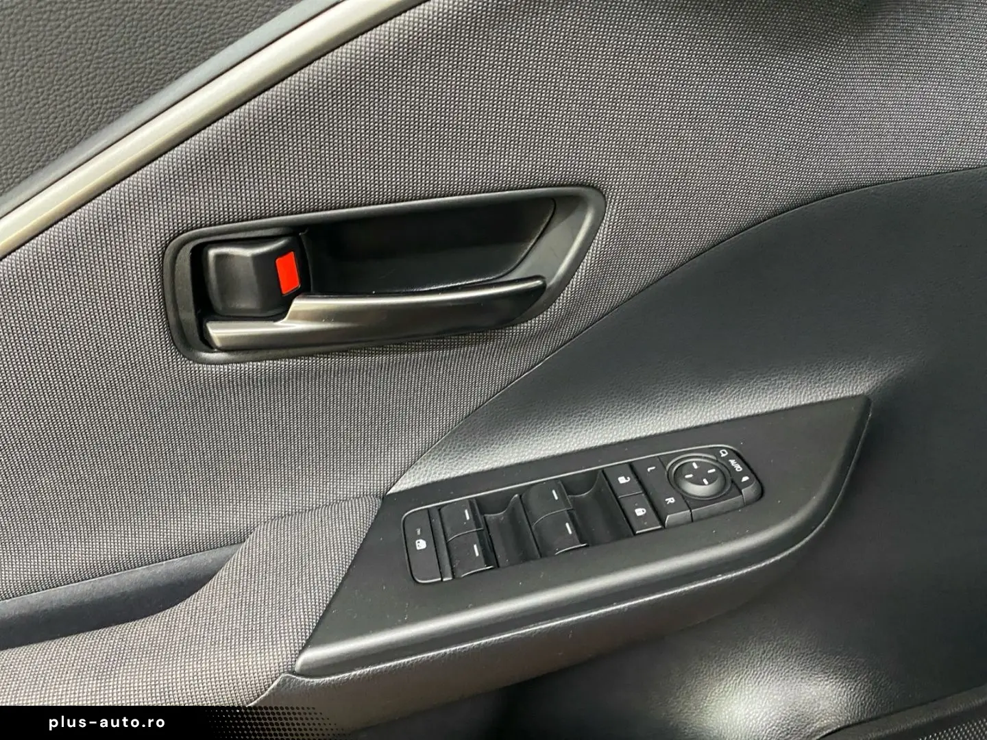 C-HR 1.8 Hybrid Team D  LED ACC CAM Navi PDC SHZ