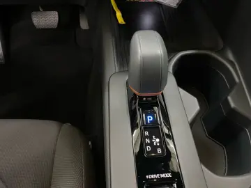 C-HR 1.8 Hybrid Team D  LED ACC CAM Navi PDC SHZ