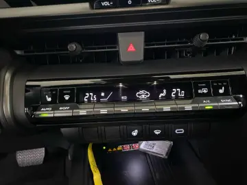 C-HR 1.8 Hybrid Team D  LED ACC CAM Navi PDC SHZ