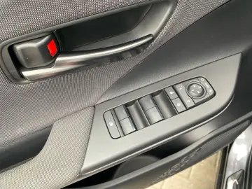 C-HR 1.8 Hybrid Team D  LED ACC el Heck CAM SHZ