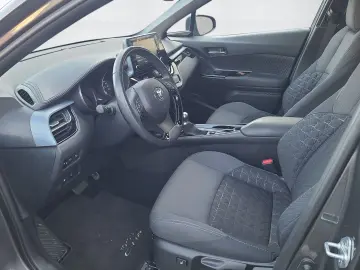 C-HR Hybrid Team D  Smartphone-Integration  LED