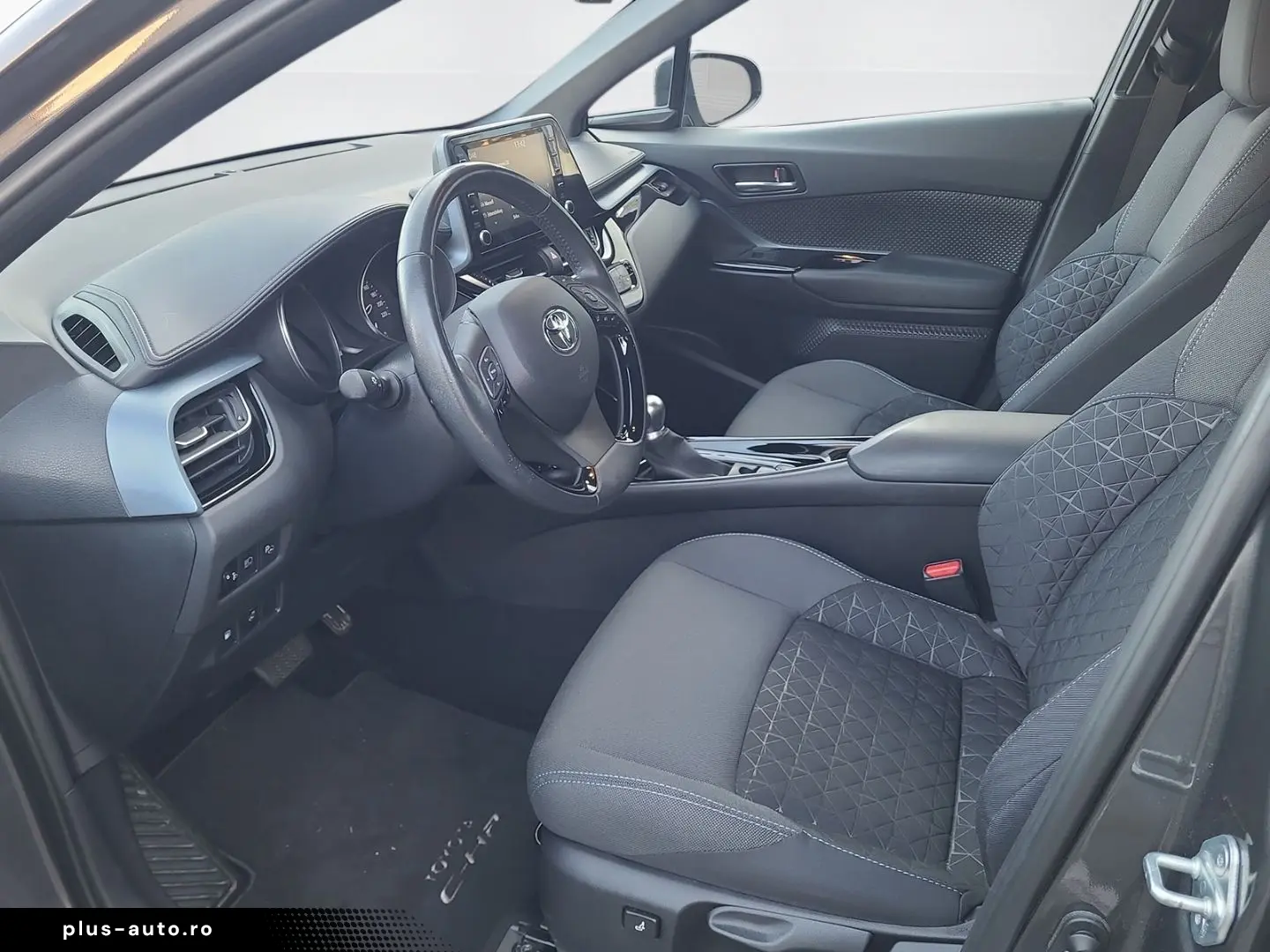 C-HR Hybrid Team D  Smartphone-Integration  LED