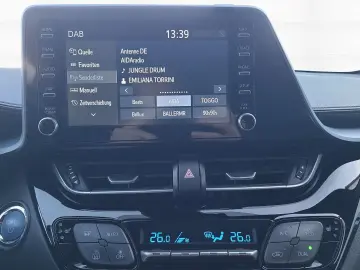 C-HR Hybrid Team D  Smartphone-Integration  LED