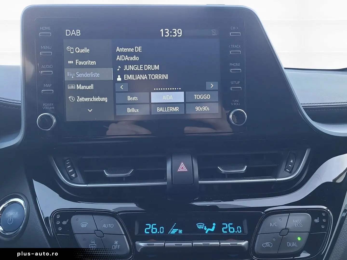 C-HR Hybrid Team D  Smartphone-Integration  LED