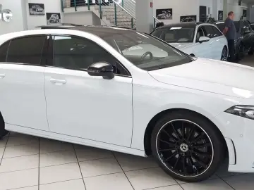 A 250 4M AMG PANO 19 ZOLL