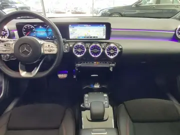 A 250 4M AMG PANO 19 ZOLL