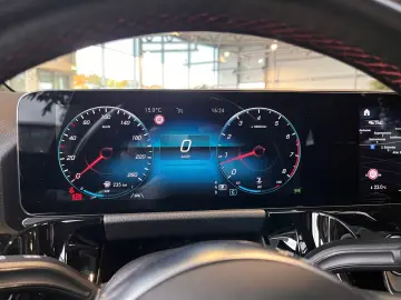 GLA 250 4Matic AMG Line PANO LED NAVI