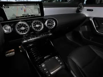 A 35 AMG A 35 4M HEADUP 360  DISTRONIC LED 19