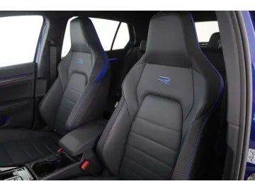 Golf R 2.0 TSI 4Mot. DSG AKRA Matrix P-Dach RFK