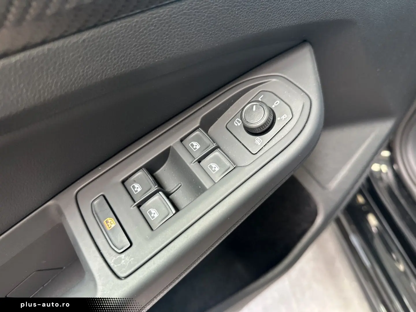 Golf R 2.0TSI Black Edition 19  Nappa H&K 270kmh