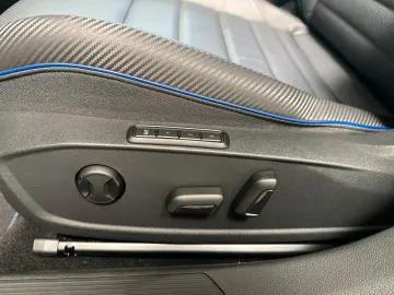 Golf R 2.0TSI Black Edition 19  Nappa H&K 270kmh