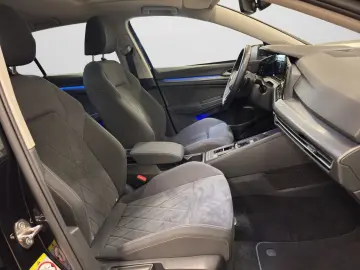 Golf VIII 1.4 eHybrid Style DSG NAVI PANO RearVi