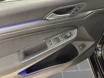 Golf VIII 1.4 eHybrid Style DSG NAVI PANO RearVi