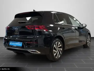 Golf VIII 1.4 eHybrid Style DSG NAVI PANO RearVi