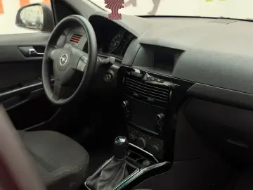 Opel Astra H