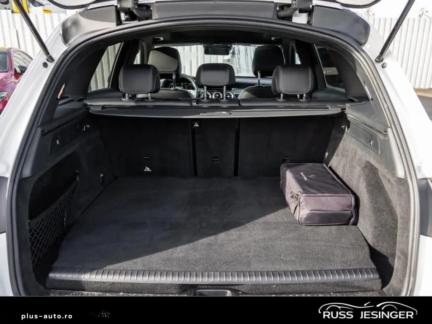 GLC 300 e 4M AMG Line  AHK KeyGo Distr Pano Burm