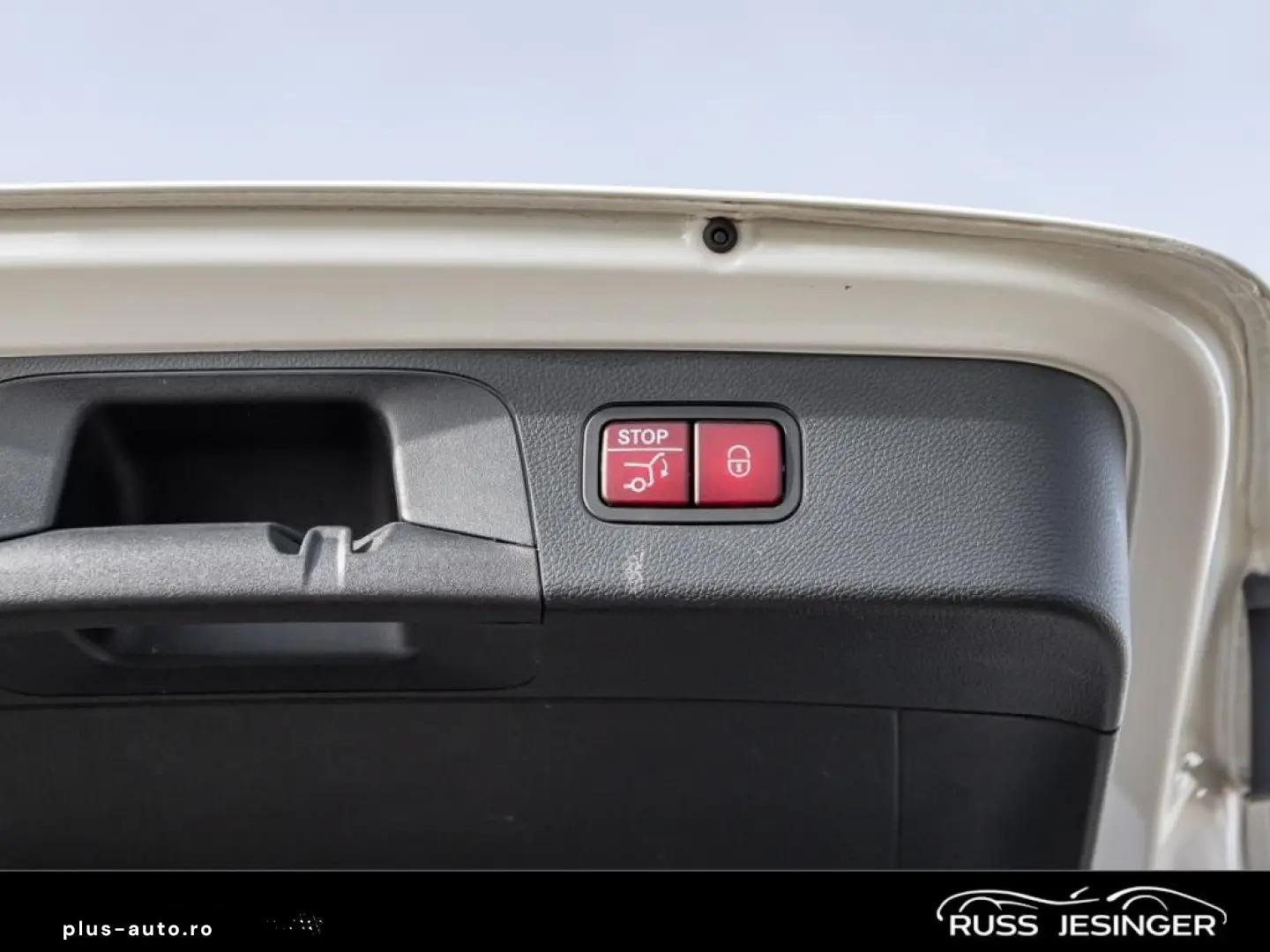 GLC 300 e 4M AMG Line  AHK KeyGo Distr Pano Burm