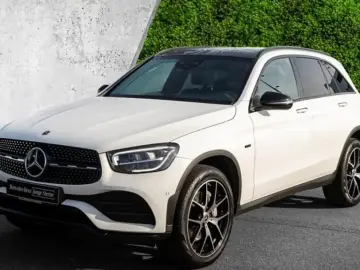 GLC 300 e 4M AMG Line  AHK KeyGo Distr Pano Burm