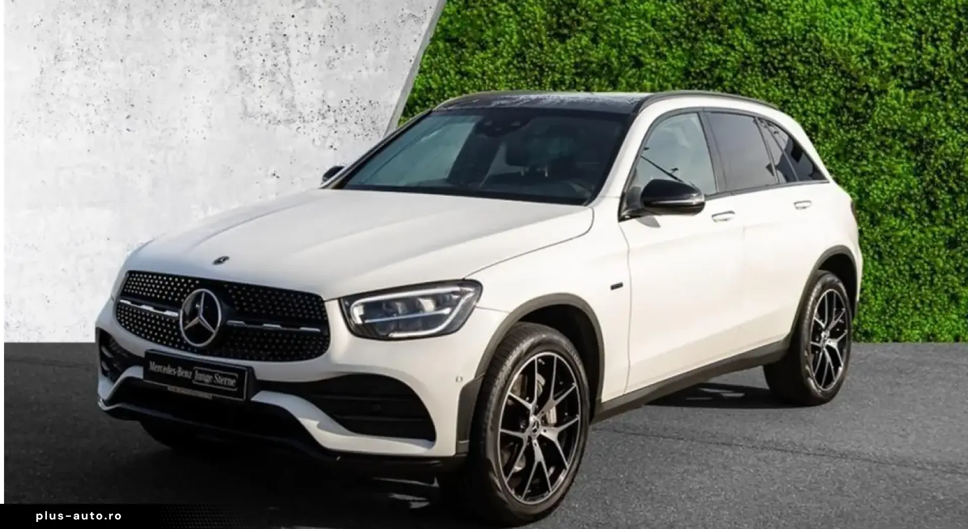 GLC 300 e 4M AMG Line  AHK KeyGo Distr Pano Burm