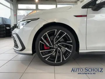 Golf VIII 2.0 TSI GTI DSG PANO RFK ACC LED NAVI