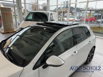 Golf VIII 2.0 TSI GTI DSG PANO RFK ACC LED NAVI