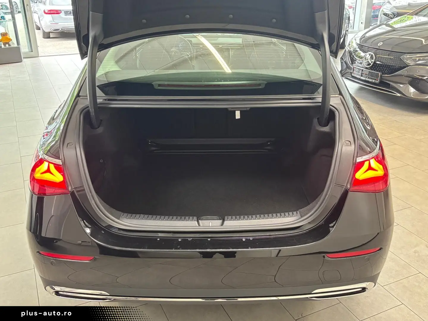 E 200 AVANTGARDE PANO DISTRO 19  KEYLESS CARPLAY