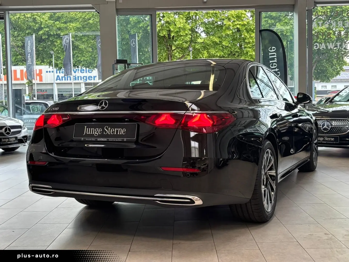 E 200 AVANTGARDE PANO DISTRO 19  KEYLESS CARPLAY