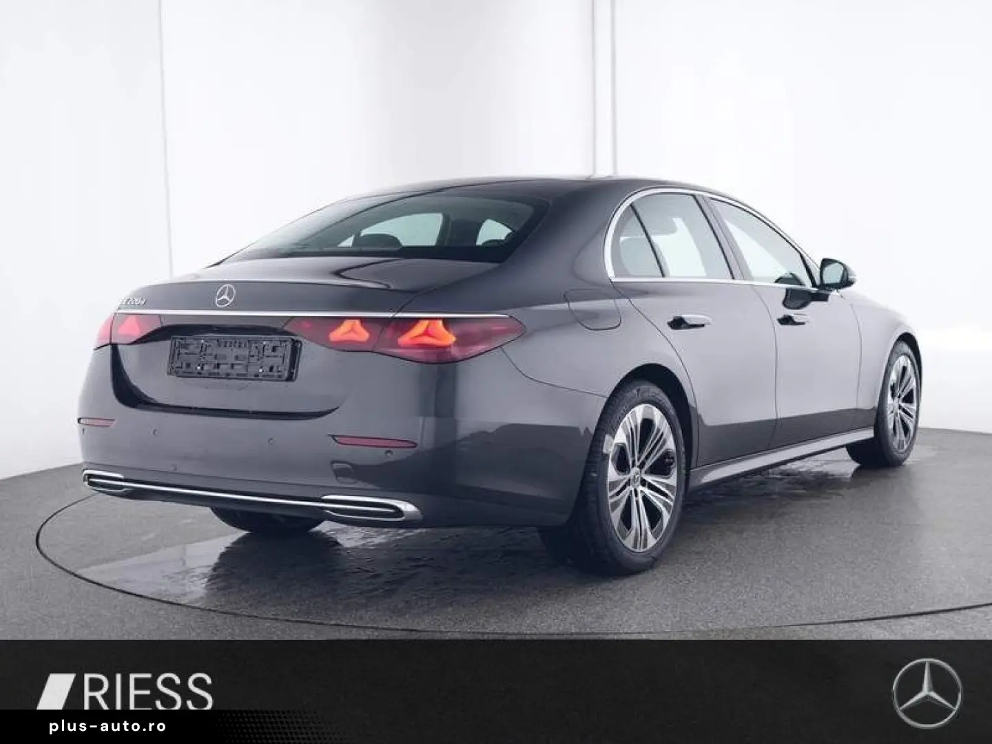 E 220 d Limousine AVANTGARDE PANO LED RFK DISTRO