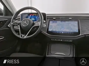 E 220 d Limousine AVANTGARDE PANO LED RFK DISTRO