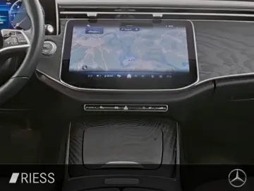 E 220 d Limousine AVANTGARDE PANO LED RFK DISTRO